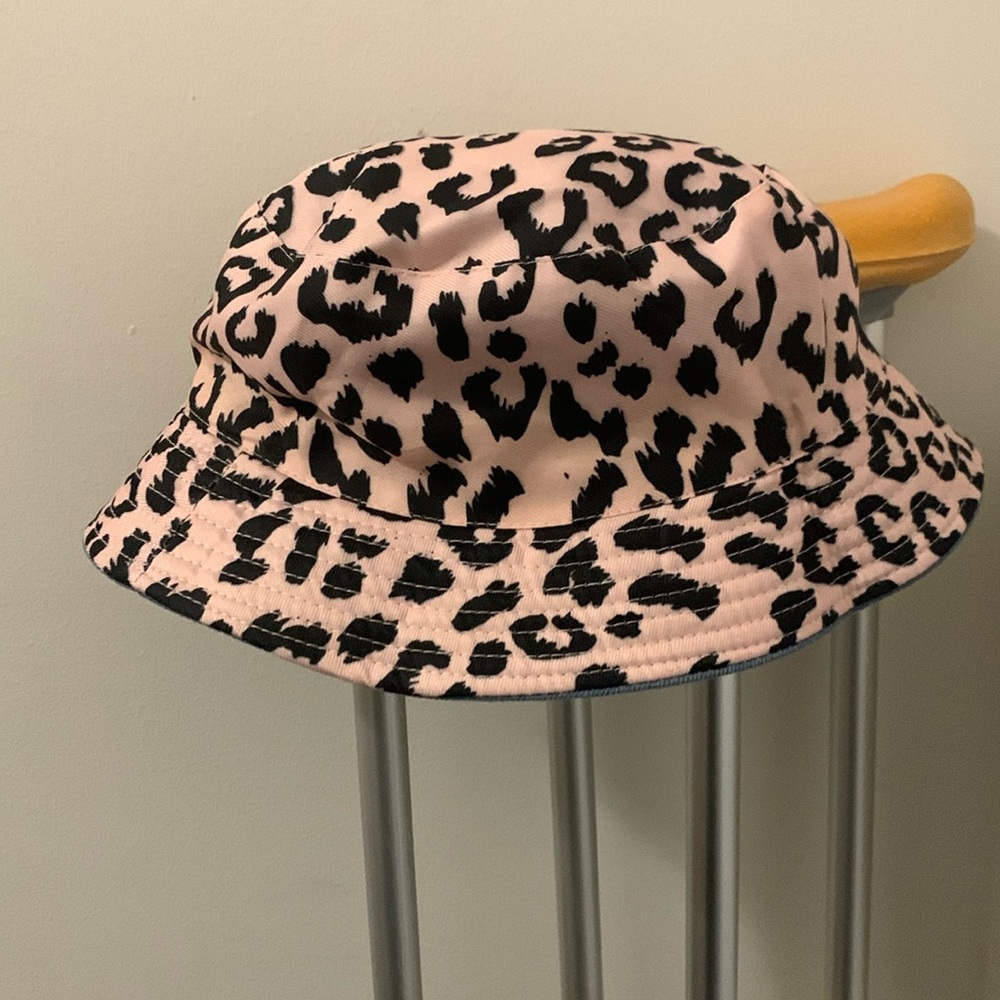 Reversible kids bucket hat